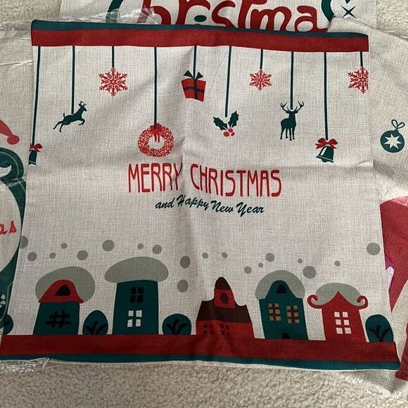 4 17x17 CHRISTMAS PILLOW COVERINGS NIP - Picture 2 of 5